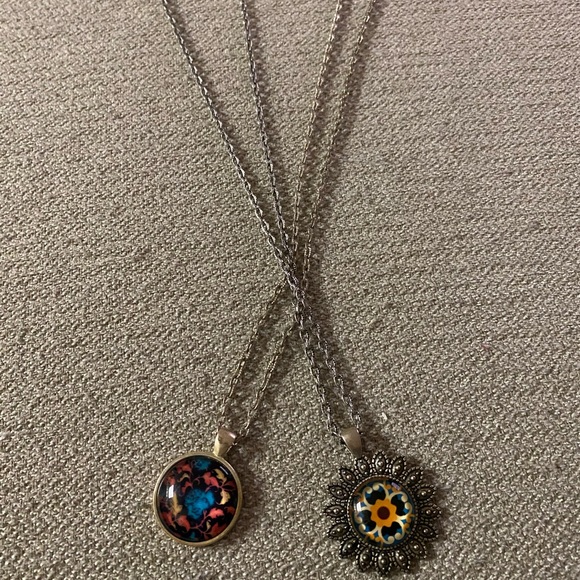 Bundle of silver tone long necklaces - Picture 1 of 1